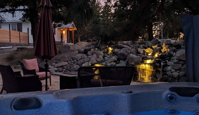 Spectacular peaceful out of town getaway only 5 miles from downtown Lake Chelan.