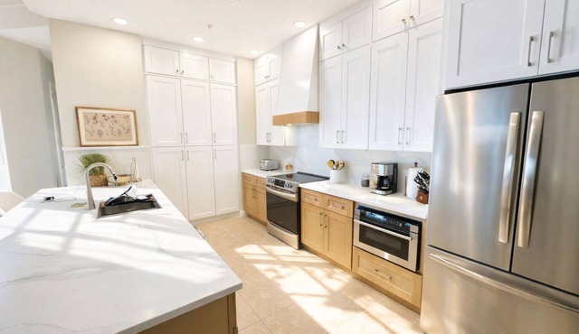 Spectacular Penthouse, Beautiful Marina Views 1504