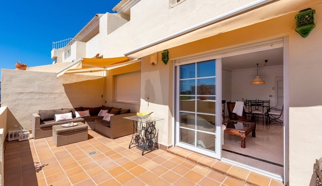 Spectacular Penthouse Puerto Romano with Sea View, Shared Pool & Wi-Fi