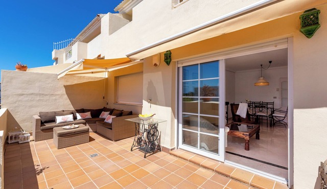 Spectacular Penthouse Puerto Romano with Sea View, Shared Pool & Wi-Fi