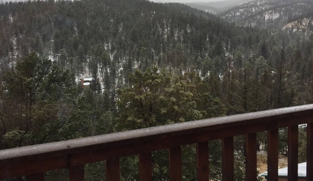 Spectacular property in Cedar Creek with fabulous Mountain View’s