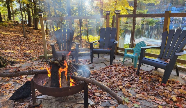 Spectacular Riverfront Cottage + Bunkie on Gravenhurst. Pet friendly
