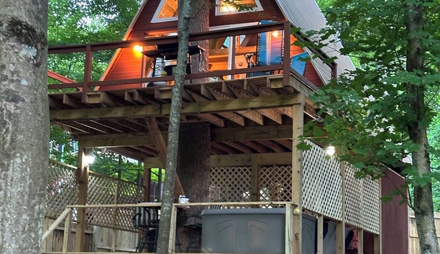 Spectacular riverfront treehouse in Beautiful Bedford County, PA,