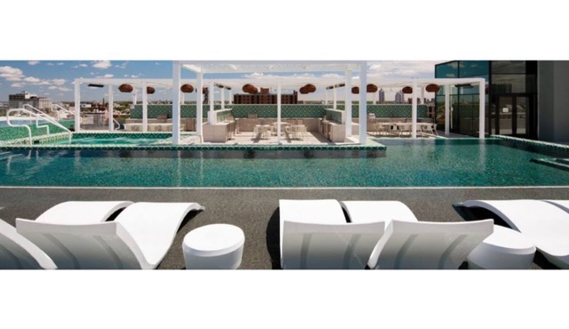 Spectacular rooftop- near the Met- 5 minutes from Center City