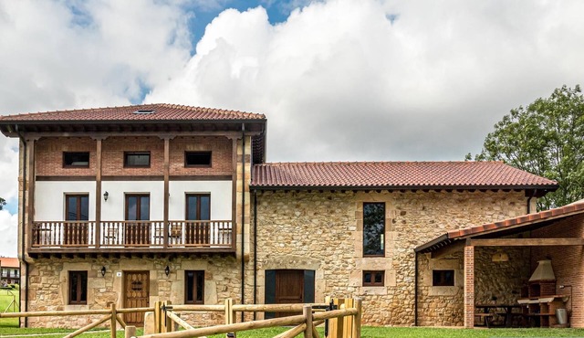 Spectacular rural villa in Cabarceno