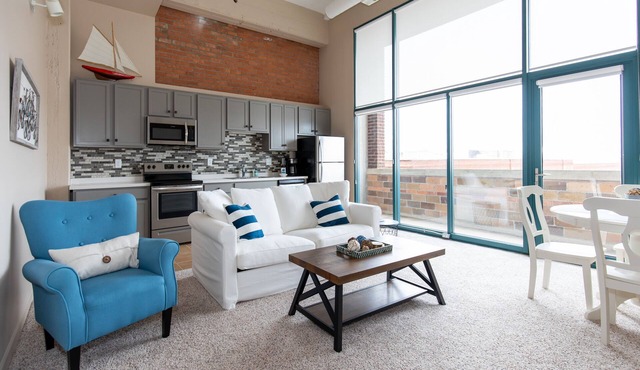 Spectacular Sandusky Bay Sunset Views for Four!