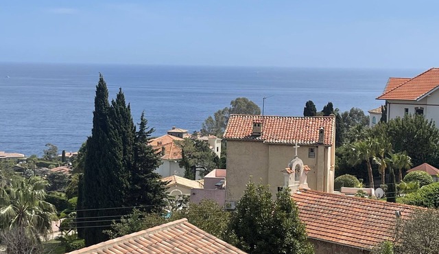 Spectacular sea views, walk to mulitple Mediterranean beaches