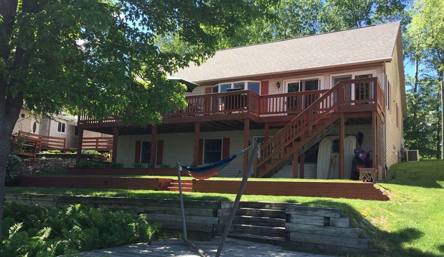 Spectacular setting with fantastic views of MainCanadian Lake.