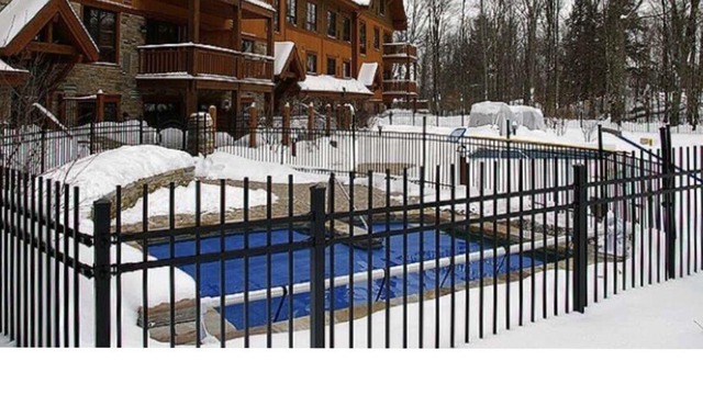 SPECTACULAR SKI IN - SKI OUT Golf Hiking Biking Casino Chalet in Mont Tremblant
