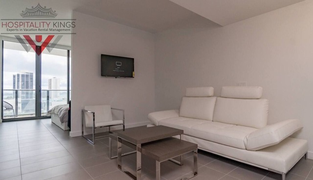 Spectacular Studio NY Style in Downtown Miami!