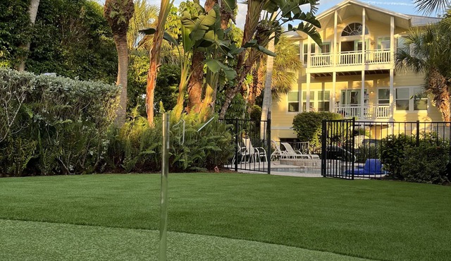 Spectacular Sunrises and Sunsets!nNewly renovated Pool/Hot Tub & putting green