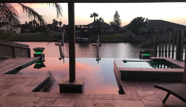 Spectacular Sunsets! Private Pool & Spa on Canal - Walk to Beach & Restaurants!