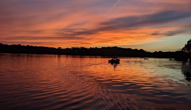 Spectacular Sunsets on Premier Lake Sylvia