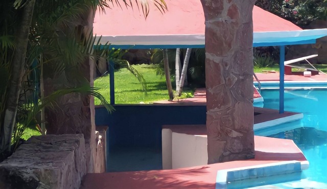 Spectacular swimming pools near Las Estacas Morelos