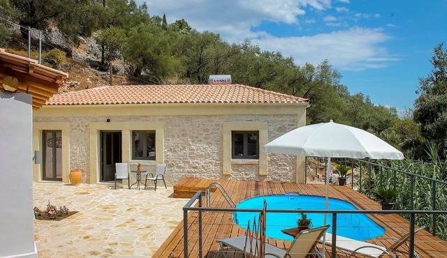 Spectacular two-bedroom villa near Agni beach