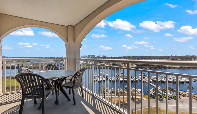 Spectacular 3BD Corner Unit - Waterway Views - Large Square Footage