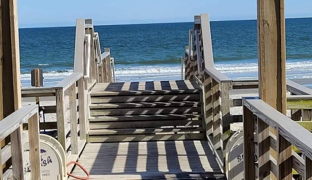 Spectacular 3 bedroom home located in beautiful North Beach Resort and Villa ,