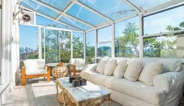 Spectacular Penthouse with NYC skyline view- Private Parking - 10 mins to NYC