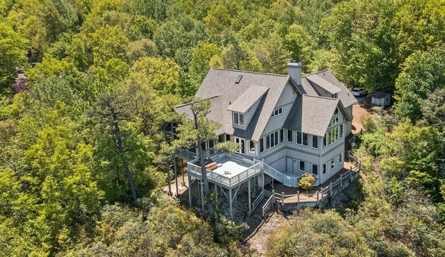 Spectacular View! Beautiful cliffside house at Caesar's Head