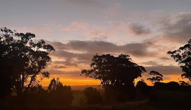 Spectacular view in the heart of South Gippsland! Sleeps 12, short or long term!