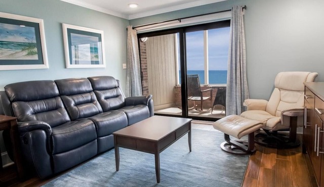 Spectacular Views & Comfortable Oceanfront 2 Bdrm