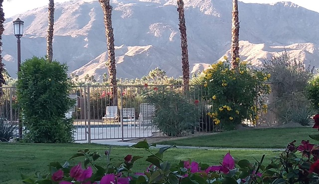Spectacular view, steps to pool/jacuzzi at Sunrise Country Club-winter available