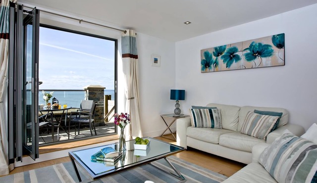 Spectacular views from an exceptional apartment near the beach.
