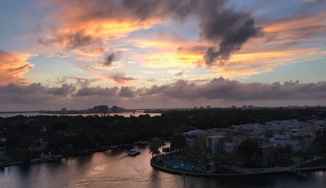 Spectacular Views, Great Location on Millionaire's Row