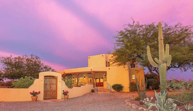 Spectacular Views, Heated Pool, & Outdoor BBQ