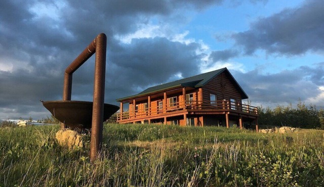 Spectacular Views! Minutes from Many Glacier and St. Mary's!