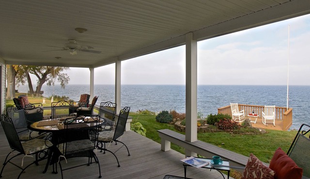 Spectacular Views! Near Niagara Falls NY! 5 Star! Breathtaking Sunsets!