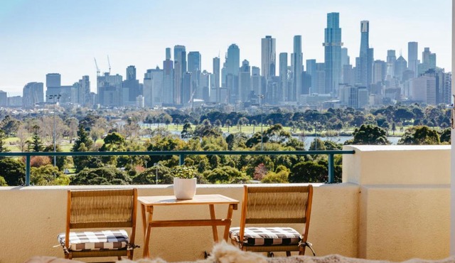 Spectacular views over Albert Park