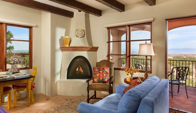 Spectacular Views, Solitude and Santa Fe Charm