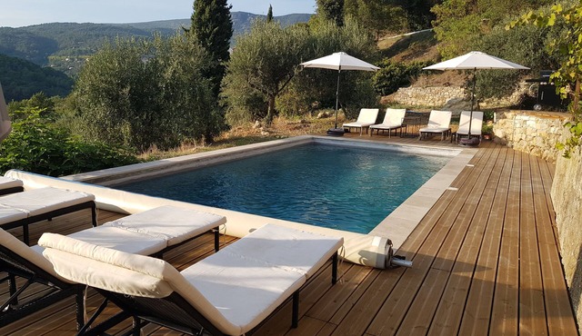 Spectacular views, steps from beautiful Claviers