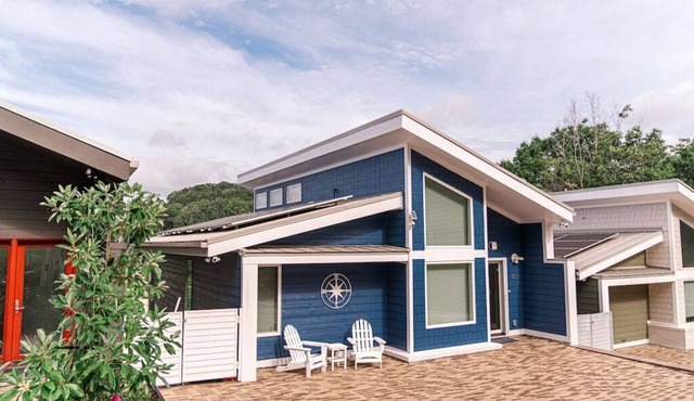 Spectacular Views ~ Walk to Riverfront!