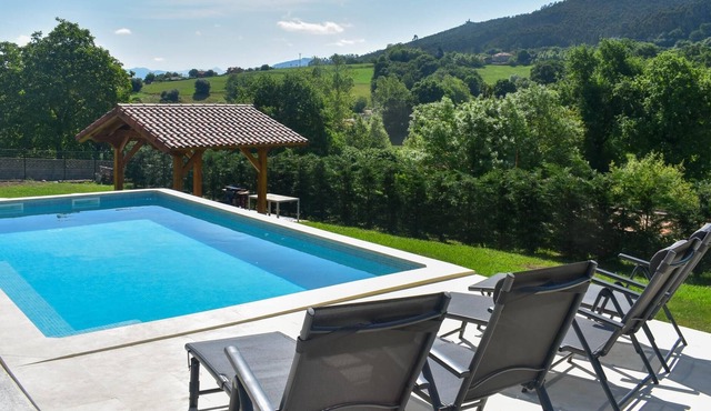 Spectacular villa with swimming pool and games room.