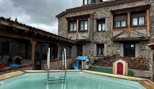Spectacular: Vista Bella 22 people and 12 additional people. 11 bedrooms 12 bathrooms