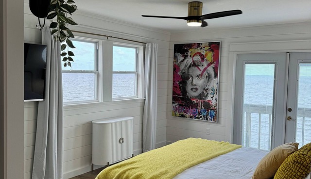 Spectacular water & Destin city light views! Dolphins, Private, Spacious, unique