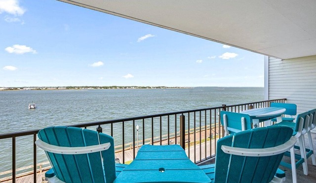 Spectacular Water Views and Short Walk to the Boardwalk