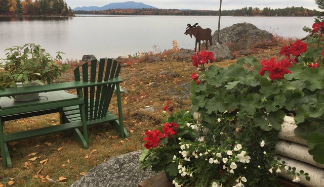 Spectacular Waterfront, Mountain view, Private Maine Cabin