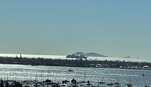 Spectacular WaterView-New Penthouse Villa private hottub deck fire pit table bbq