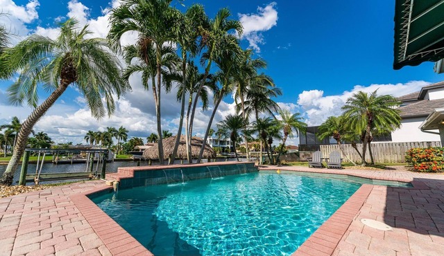 Spectacular Wide Intersecting Canals, River Views-Awesome Tiki huts