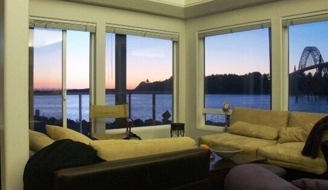 Spectacular with Deals @ Super Fun Ocean House & Location; Great Water Views!