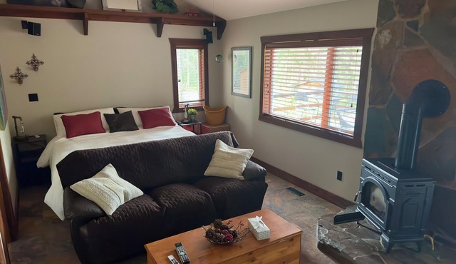 Spectacular woodland retreat on 4.5 acres