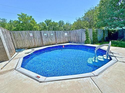 Speedway Game House: Cowboy Pool & Arcade Fun by Vacation Your Way