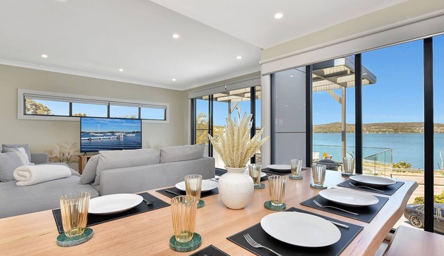 Speers Point Lakeviews on The Esplanade