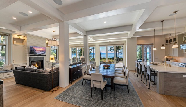 Spellbound Lakefront Lodge by Tahoe Getaways - 5 BR w Hot Tub, Buoy & Beach Access