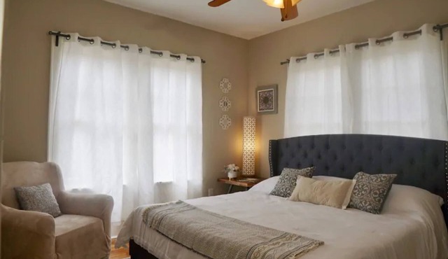 Spencer's Place Historic, Comfy Getaway