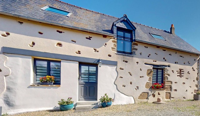 Spend a relaxing time in an ideal location for outdoor activities.