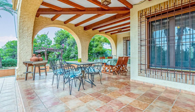 Spend a relaxing time in this cozy vacation home with pool.